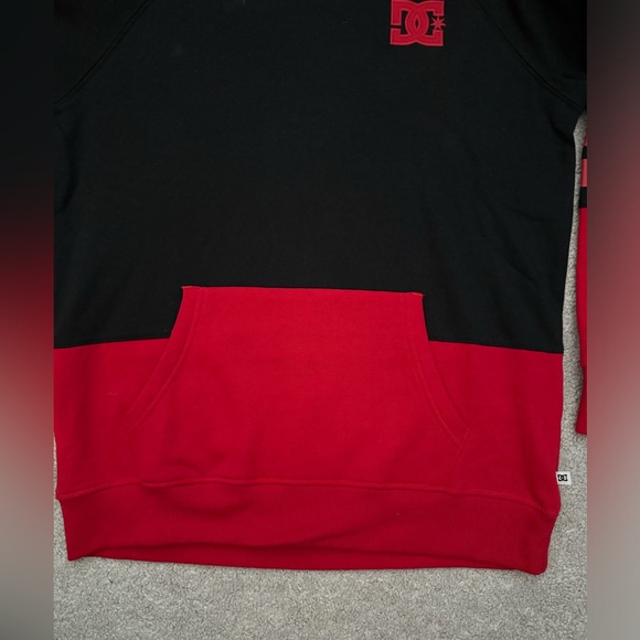 DC Black Logo Full Sleeves Hoodie in Small - Picture 7 of 11